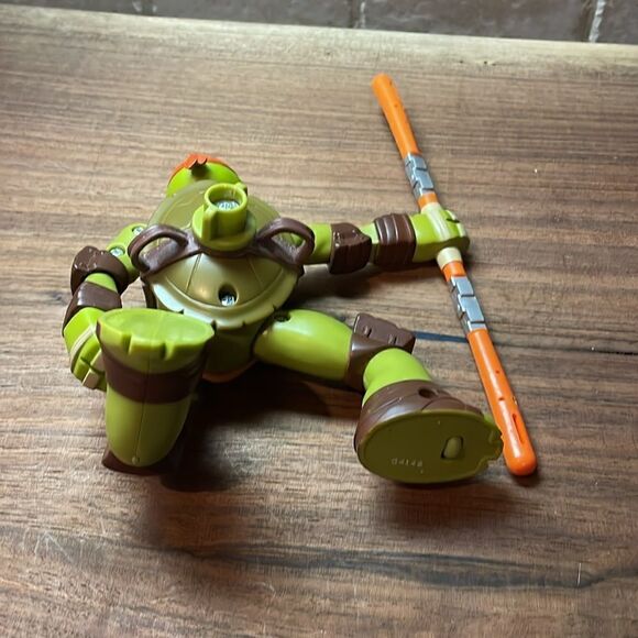 Michelangelo Teenage Mutant Ninja Turtle Figure 2014 - Picture 5 of 6